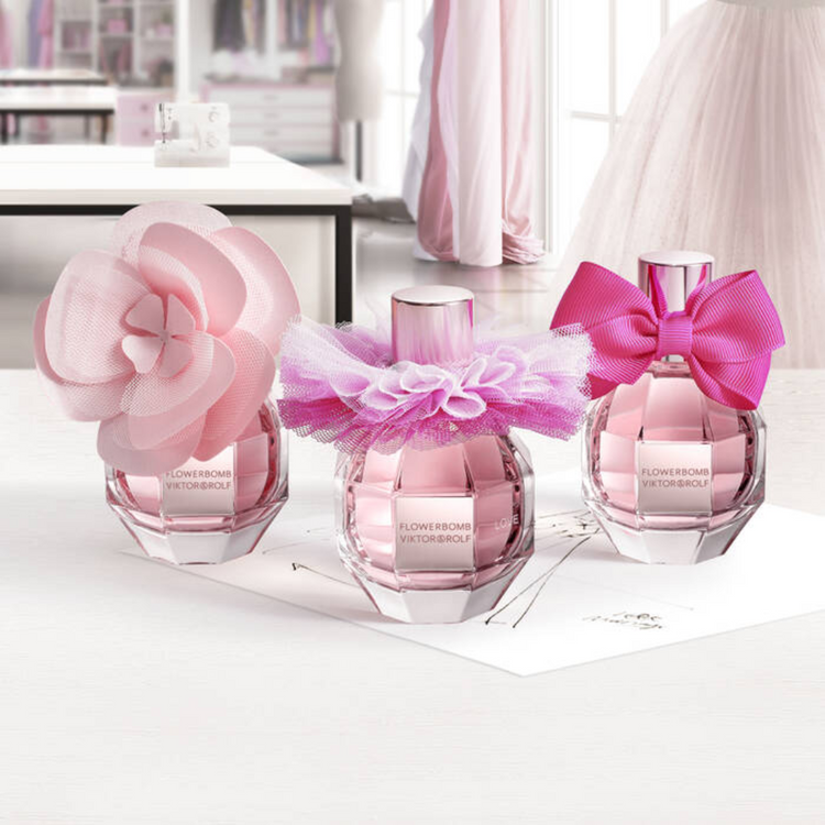 Viktor & Rolf Flowerbomb for women