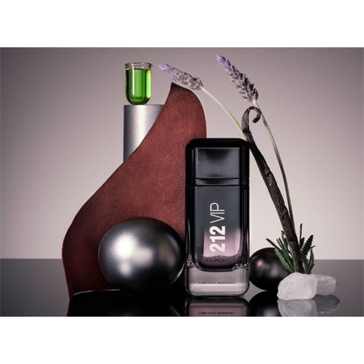 Carolina Herrera 212 VIP Black for men