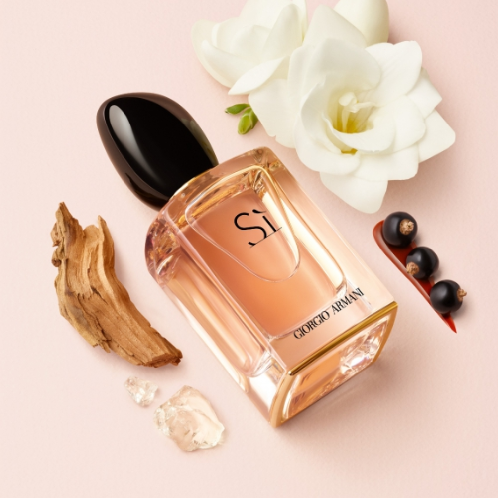 Giorgio Armani Sì Sample for Women – Elegant, Empowering, and