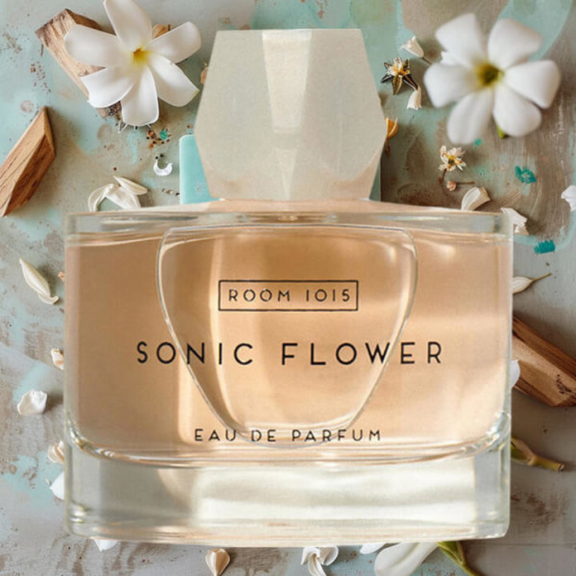 Room 1015 Sonic Flower-Experience the symphony of scents today.
