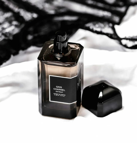 Gris Charnel Extrait  De Parfum
